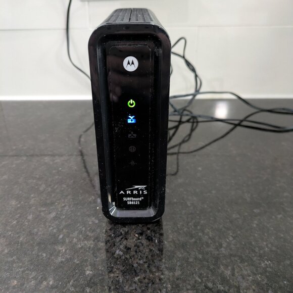 Motorola SURFboard eXtreme High-Speed Wired 3.0 Cable Modem Model SB6121 - Picture 5 of 6